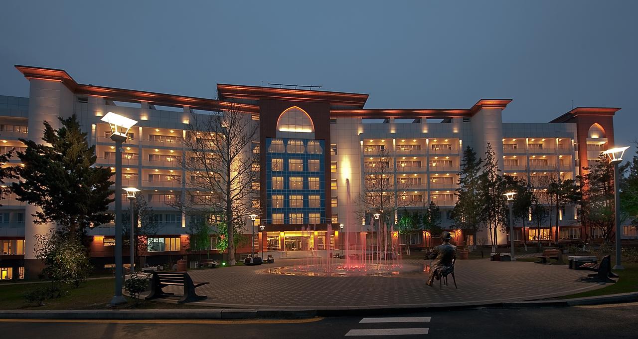 CHINAR HOTEL & SPA CHINAR HOTEL & SPA